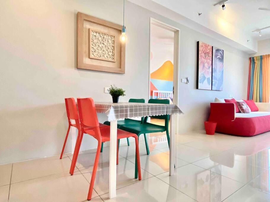 Tropicana 218 Macalister #Wondercolor #Infinity Pool #Georgetown #5Pax #2Br 2Bath #1King 1Queen 1Single #Quality Well Maintained #Private Host Eksteriør billede